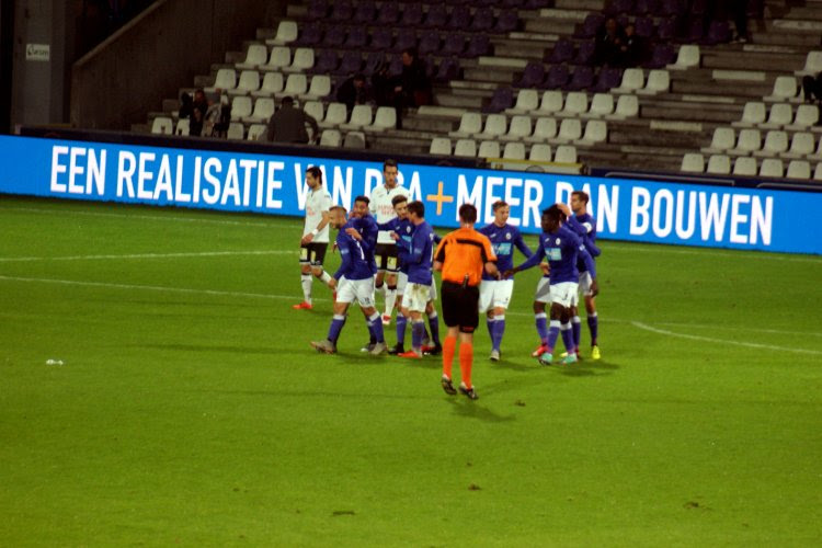 Doelpuntenmaker Van Hyfte na overwinning: "Kies maar wie de goal krijgt"