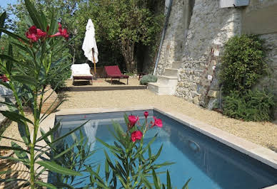 Maison avec piscine et jardin 3