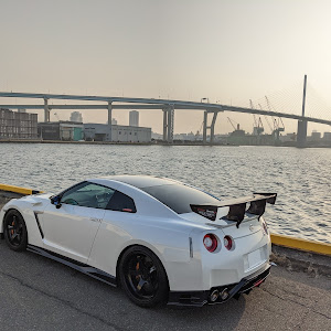 NISSAN GT-R