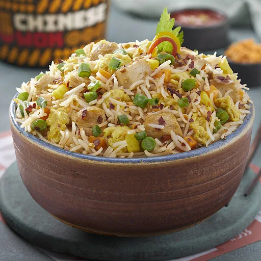 Chicken Chilli Garlic Fried Rice - Half (500 Ml)