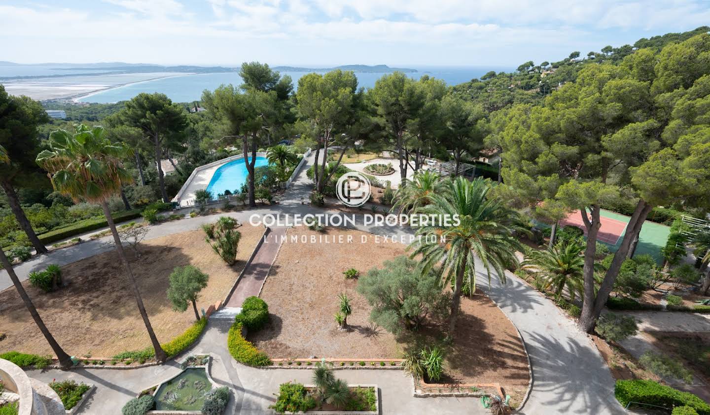 Apartment with terrace Hyeres