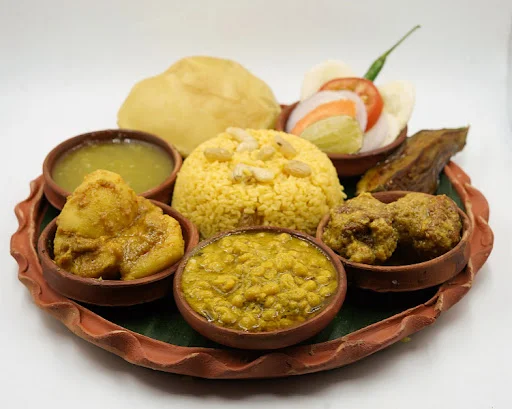 BASANTI PULAO & CHANAR DALNA MOHABHOJ THALI