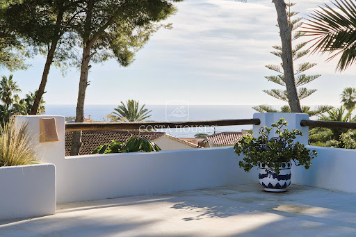 Villa avec piscine et terrasse 3