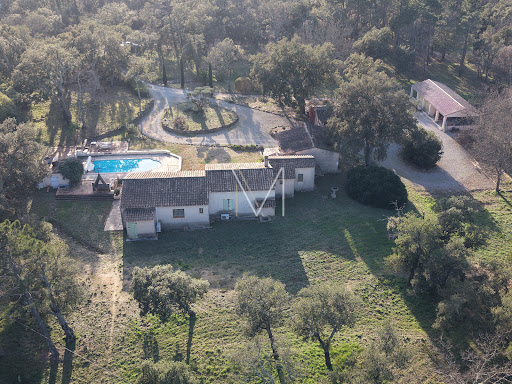 Propriété avec piscine 2