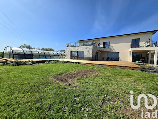 House with terrace 1