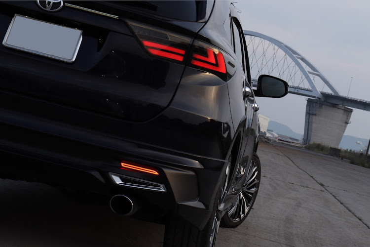 ハリアーの愛車の日・低いようで低くない丁度良い高さ・ヴァレンティ・車熱が上がらないに関するカスタム事例の投稿画像1枚目