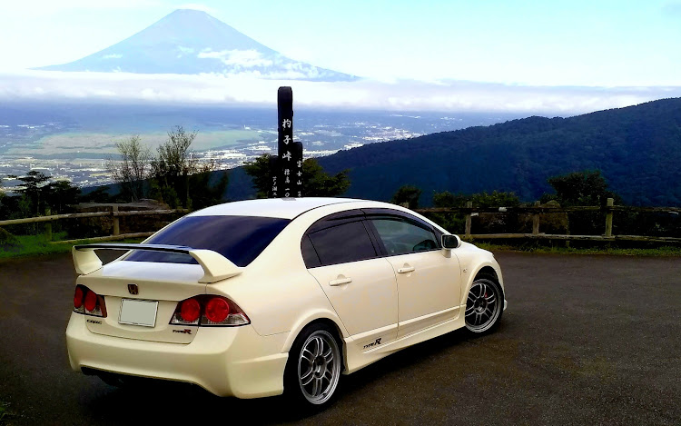 シビックタイプRの芦ノ湖スカイライン・杓子峠・三国峠・富士山と愛車・御所の入駐車場に関するカスタム事例の投稿画像9枚目