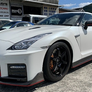 NISSAN GT-R R35