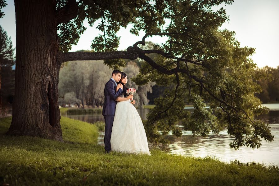 Fotógrafo de casamento Svetlana Carkova (tsarkovy). Foto de 10 de fevereiro 2014