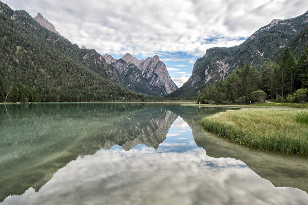 Riflessi sul lago di si