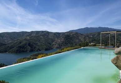 Villa avec piscine et terrasse 3