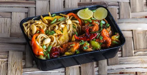 Veg Singapore Noodles & Paneer 65 Combo