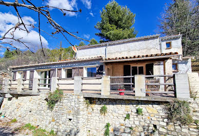 Maison avec piscine et jardin 12