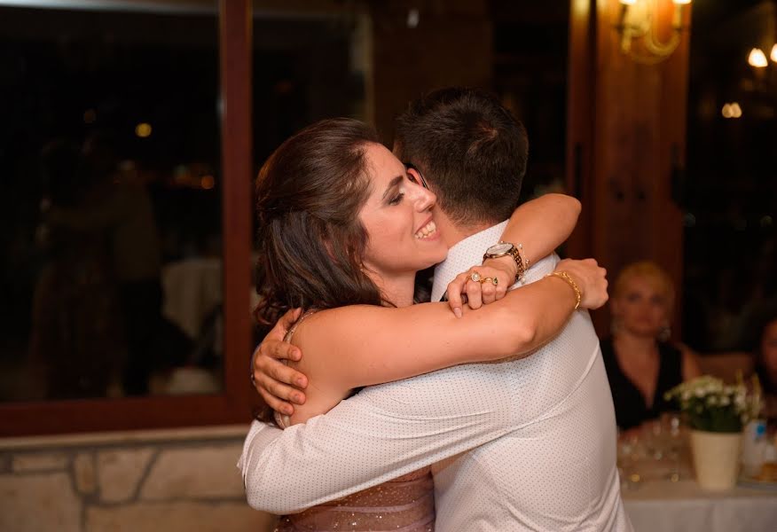 Nhiếp ảnh gia ảnh cưới Nikos Flouris (nikosflouphoto). Ảnh của 19 tháng 6 2019