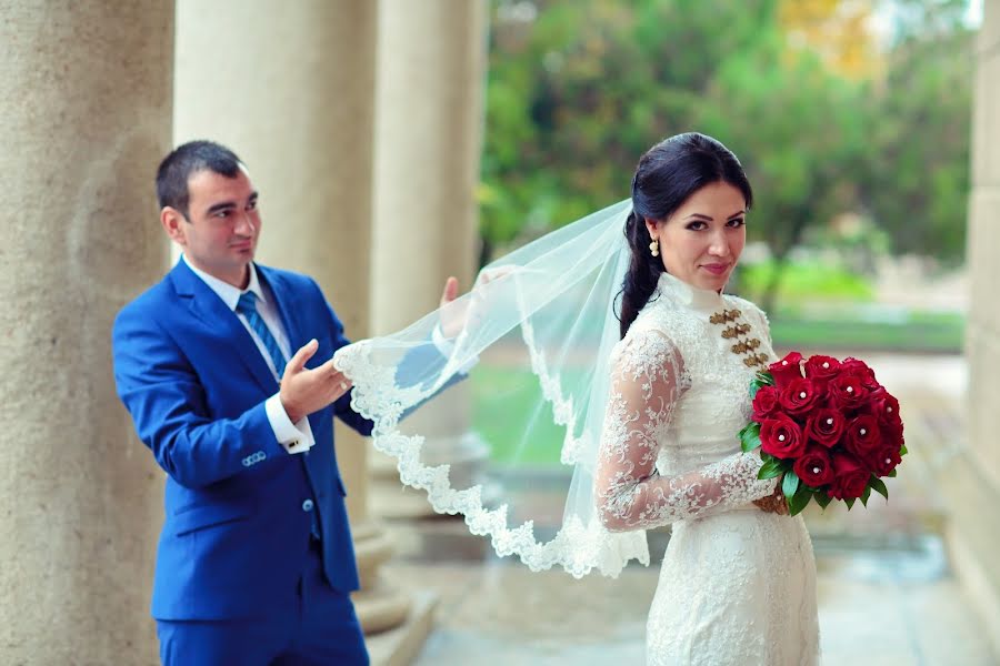 Fotógrafo de casamento Vladimir Samarin (luxfoto). Foto de 22 de outubro 2014