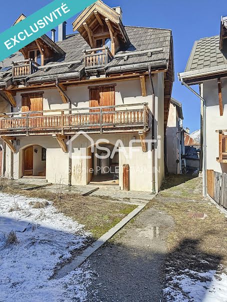 Vente maison 8 pièces 340 m² à La Salle-les-Alpes (05240), 1 850 000 €