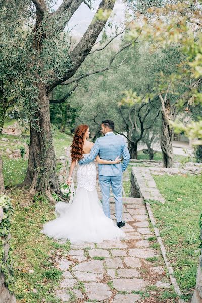 Fotografo di matrimoni Olga Kuvshinova (kuvshinka). Foto del 10 luglio 2019