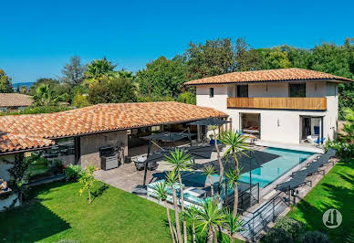 House with garden and terrace 2