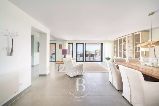 Seaside apartment 1