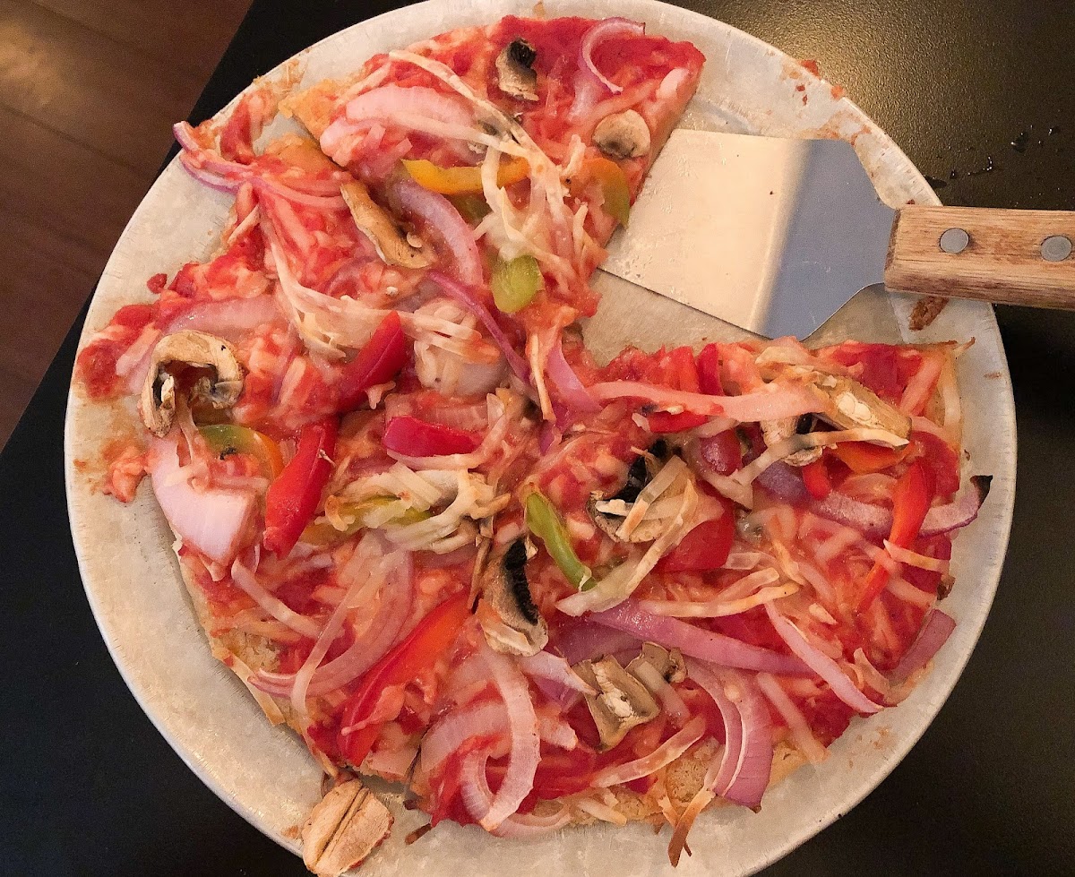 GF vegan pizza (no olives).