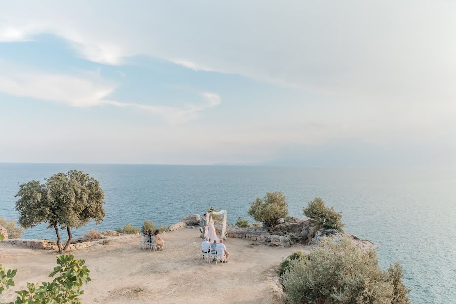 Fotografo di matrimoni Olga Emrullakh (antalya). Foto del 25 dicembre 2022