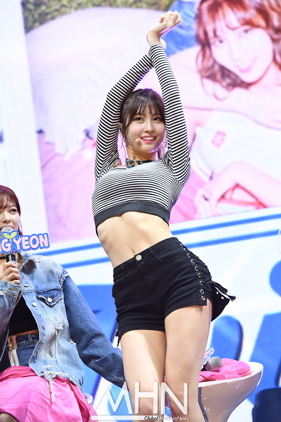 10+ Photos Of TWICE Momo's Sexy Choker