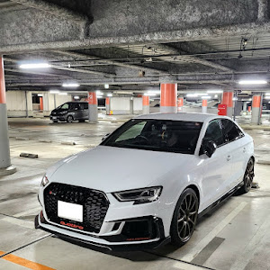 RS3 セダン