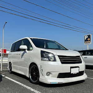 ノア ZRR70W