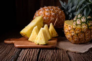 natural-sources-of-vitamin-c-pineapple