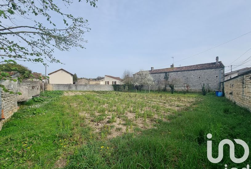  Vente Terrain à bâtir - 710m² à Douzat (16290) 