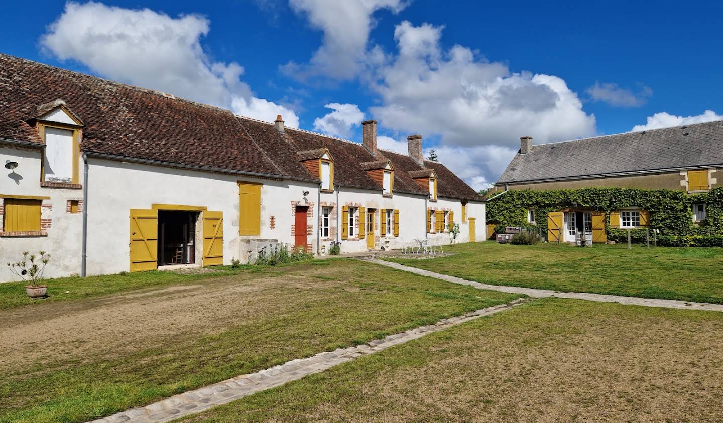 Maison Saint-Denis-en-Val