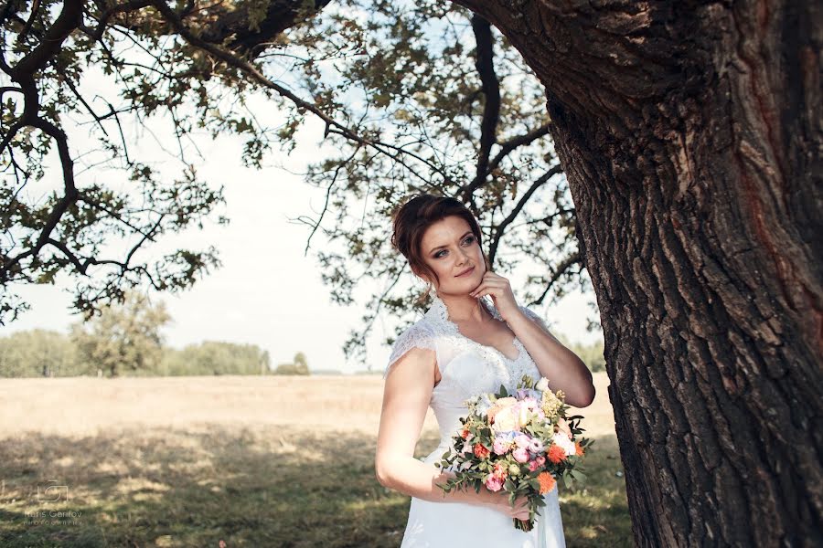 Fotógrafo de casamento Kharis Garifov (haris7garifov). Foto de 30 de agosto 2016