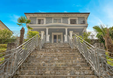 Villa with pool and terrace 5