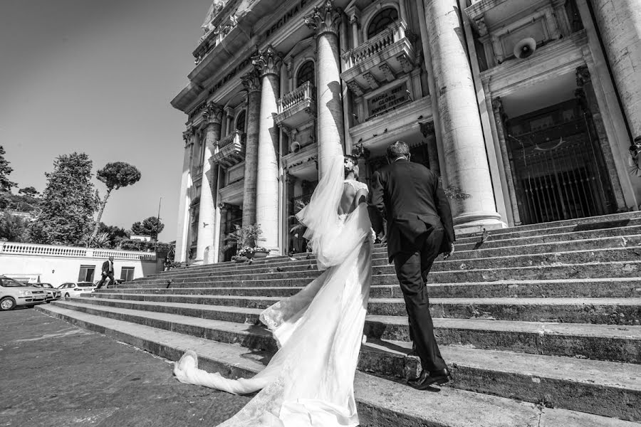 Wedding photographer Enzo Borzacchiello (ebfotografo). Photo of 19 March 2016