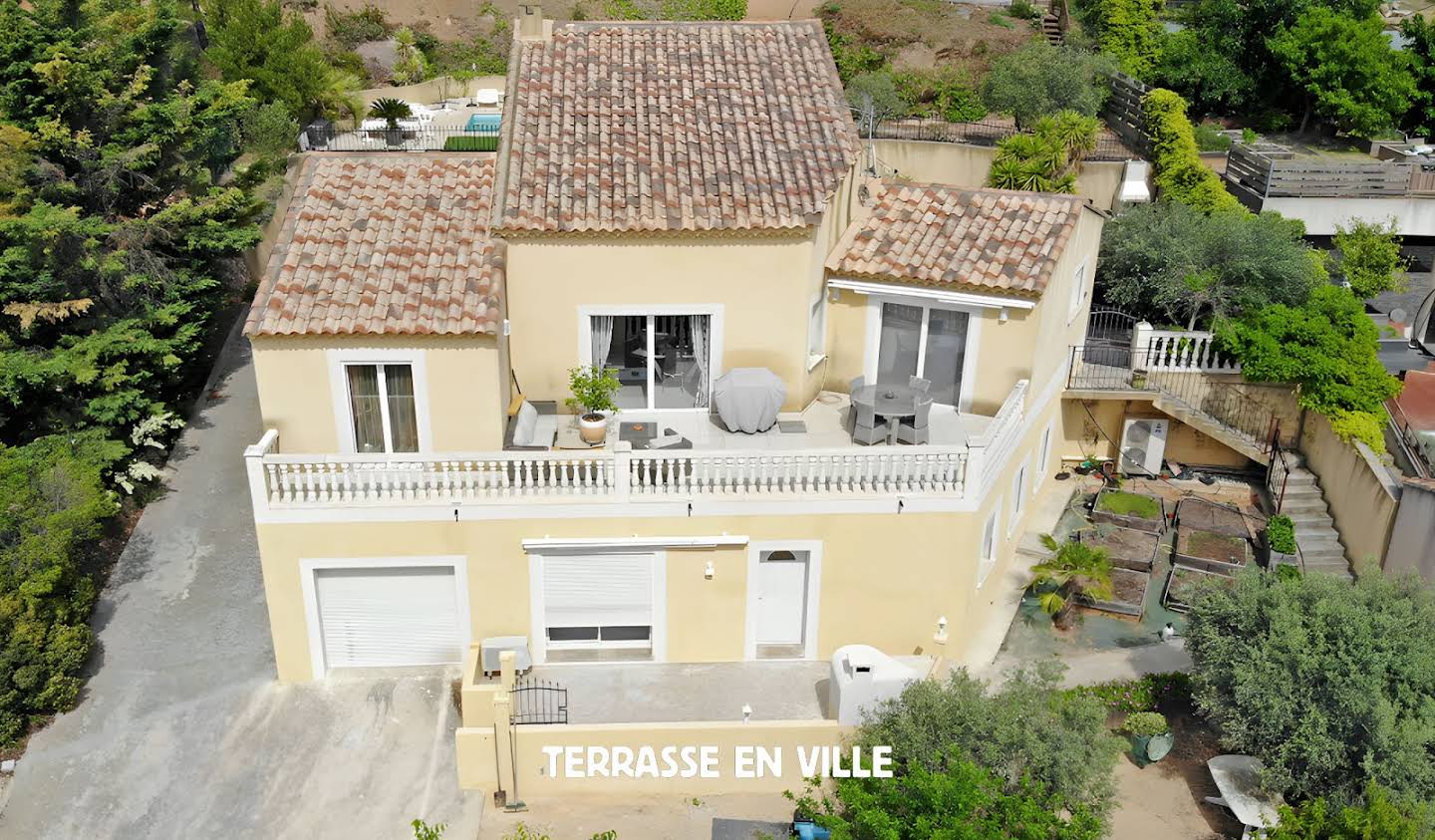 House with pool and terrace Aix-en-Provence