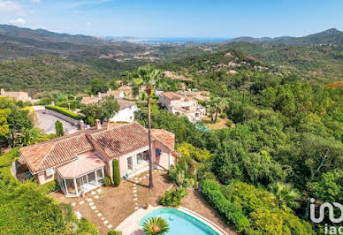 House with pool and terrace 4