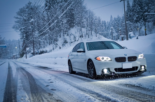 5シリーズ セダン の凍結注意 ドライブ 雪と愛車 雪道走行お気をつけて スタック 注意に関するカスタム メンテナンスの投稿画像 車のカスタム情報はcartune