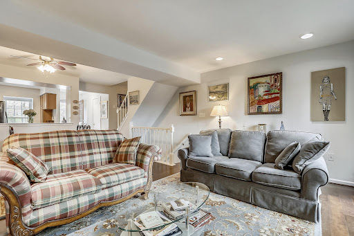 Rent this luxury property in Silver Spring (United States)