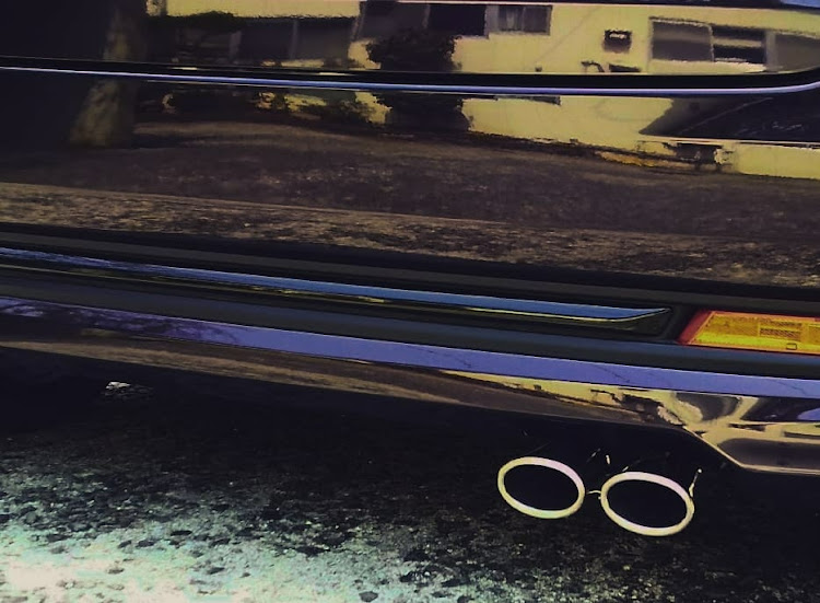 N-WGN カスタムのマフラー交換・マフラー・2本出し・ロッソモデロ・愛媛に関するカスタム事例の投稿画像2枚目