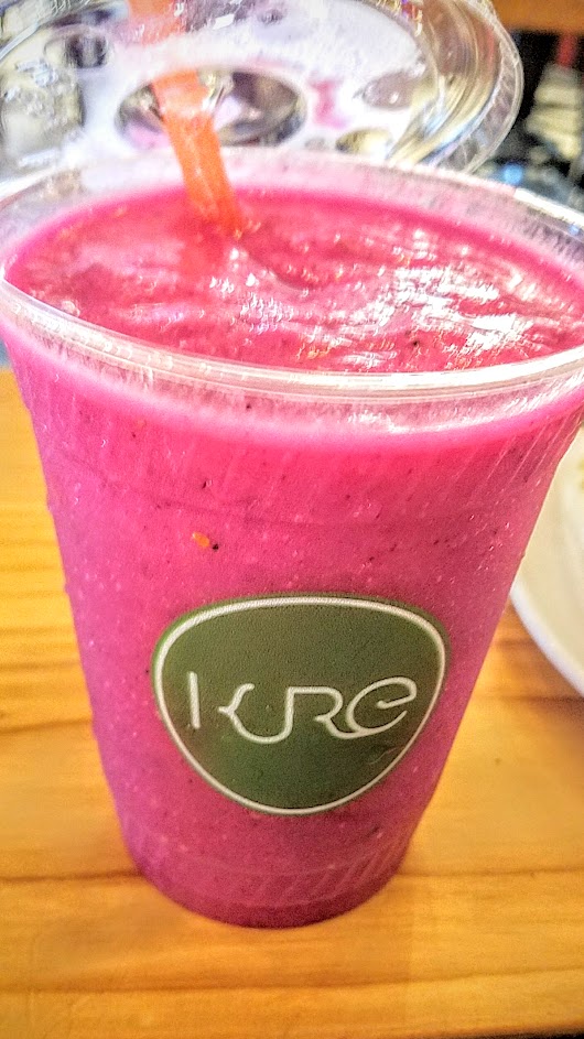 For a healthy option during lunch or brunch at Pine Street Market, Kure Juice Bar offers organic juices, smoothies, tonic shots, hot beverages, oatmeal, and açai bowls