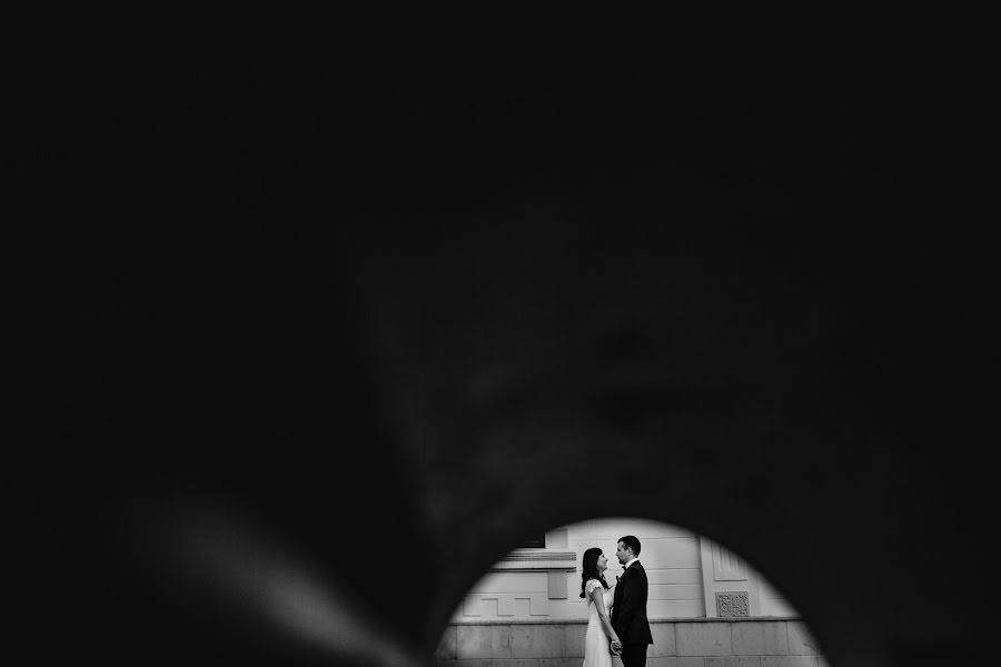 Fotografo di matrimoni Mihai Ruja (mrvisuals). Foto del 15 febbraio 2018