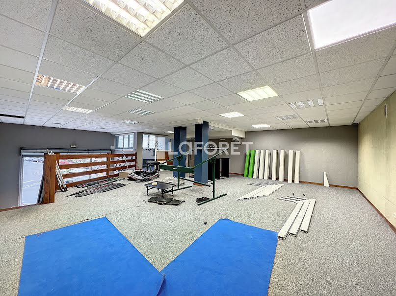 Location  locaux professionnels  267.95 m² à Saumur (49400), 2 675 €