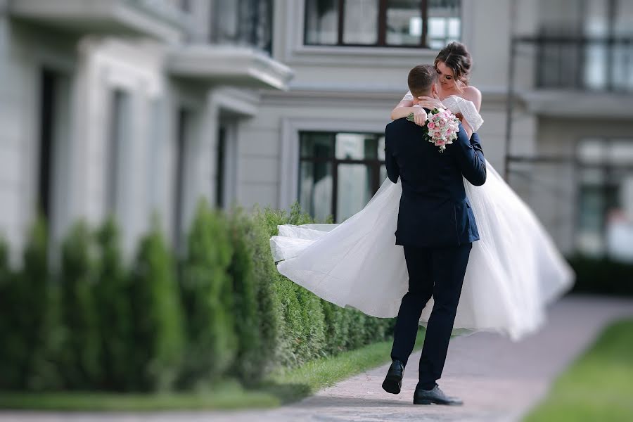 Wedding photographer Kseniya Tkachenko (fotovnsk). Photo of 6 January 2020