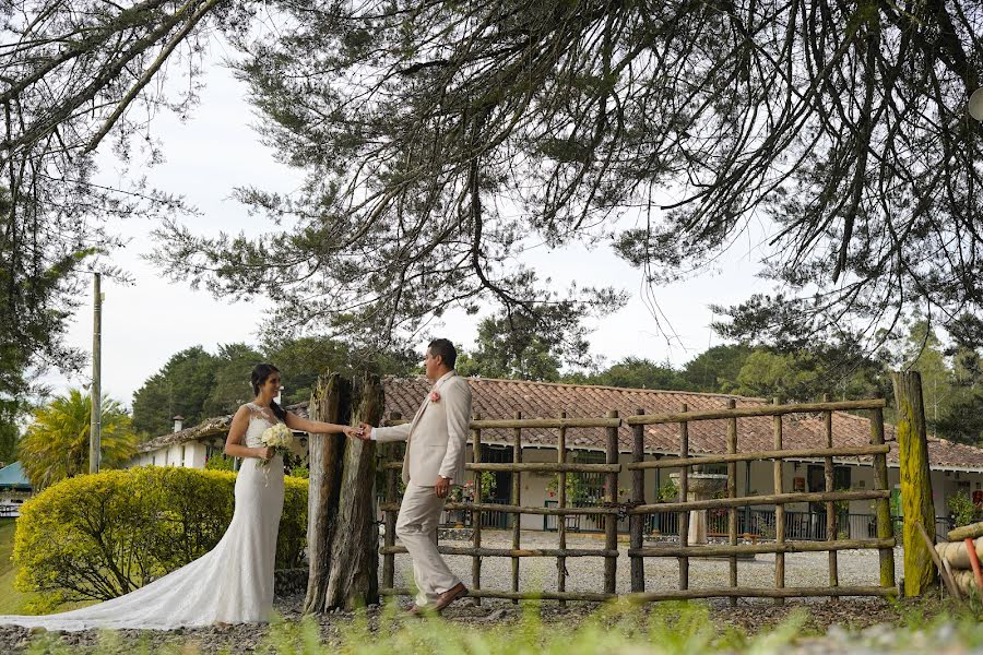 Fotografo di matrimoni Carlos Rodriguez (carlosfotoyvideo). Foto del 21 agosto 2021