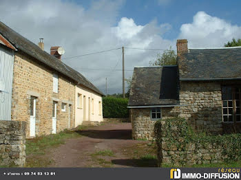 maison à Saint-Calais-du-Désert (53)