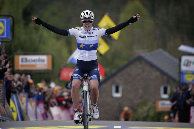 La championne olympique s'impose en solitaire sur le mur de Huy