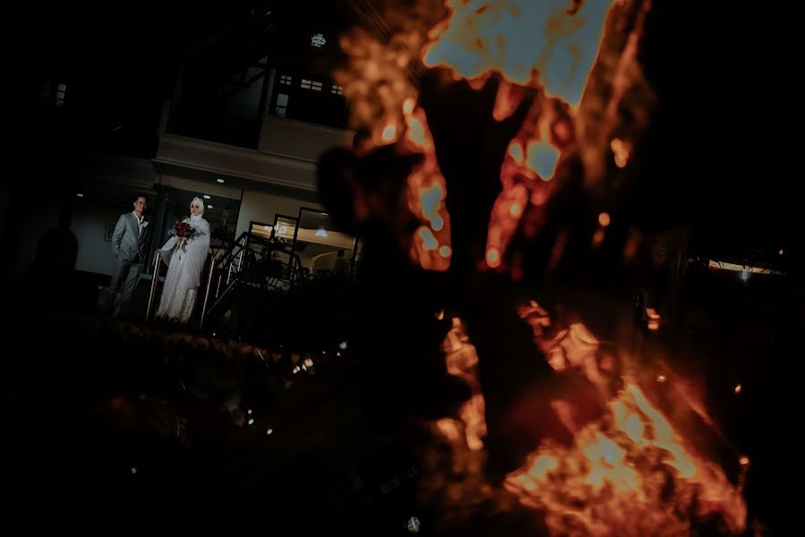 Fotógrafo de casamento Hendra Paku Sadewa Ramelan (ukaphotography91). Foto de 6 de outubro 2018