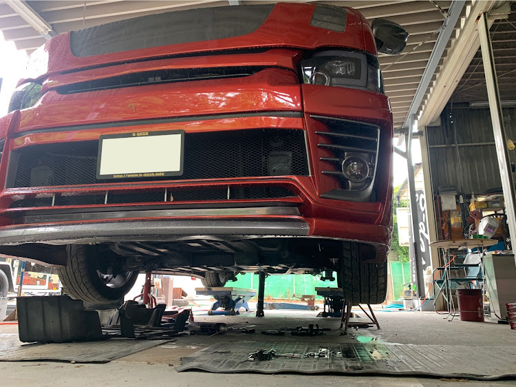 ハイエースワゴンの修理完了・クランクシール交換・オイル漏れ・雨の中の作業に関するカスタム事例の投稿画像1枚目