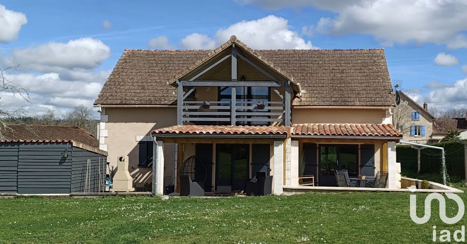 Vente maison 6 pièces 165 m² à Abjat-sur-Bandiat (24300), 235 000 €