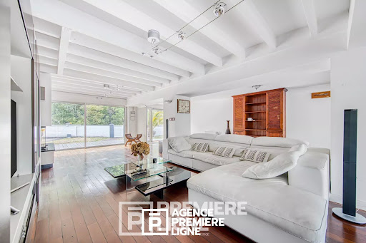 Maison avec piscine et terrasse 3